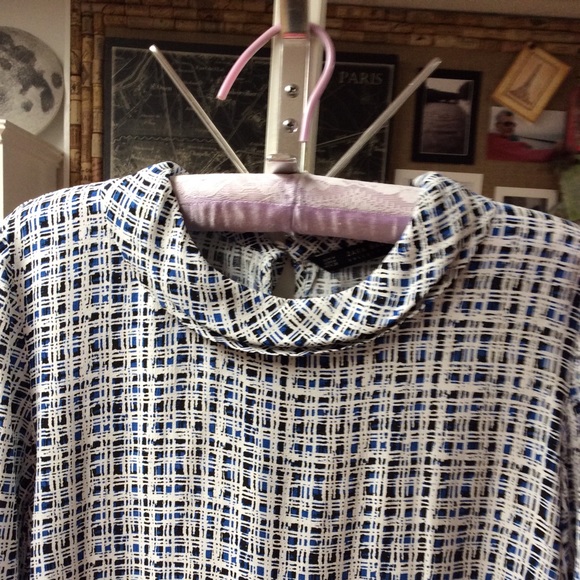 Blouse - Picture 2 of 3